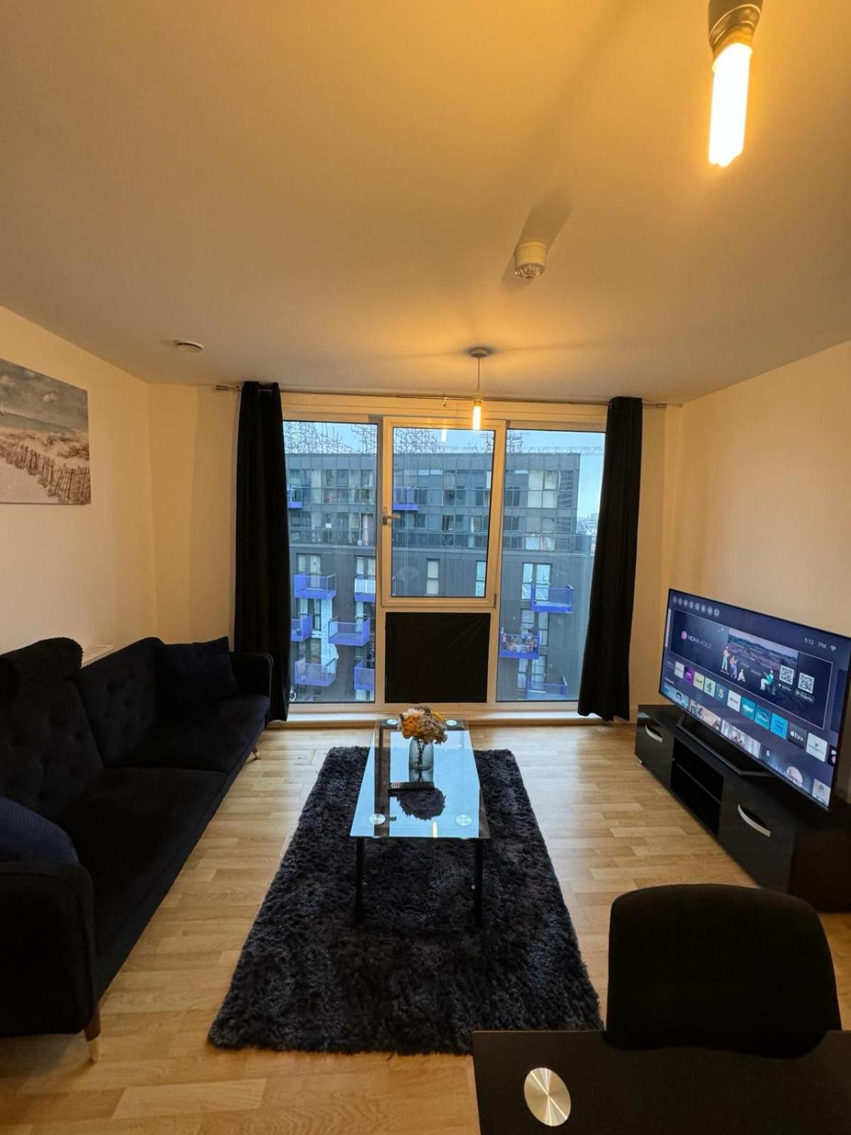Spacious 2 Bedrooms Apartment In Stratford London Ngoại thất bức ảnh